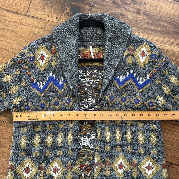 Free People  |  MASCOT Cardigan Tiger Sweater  |  Sz Small - Picture 9 of 10